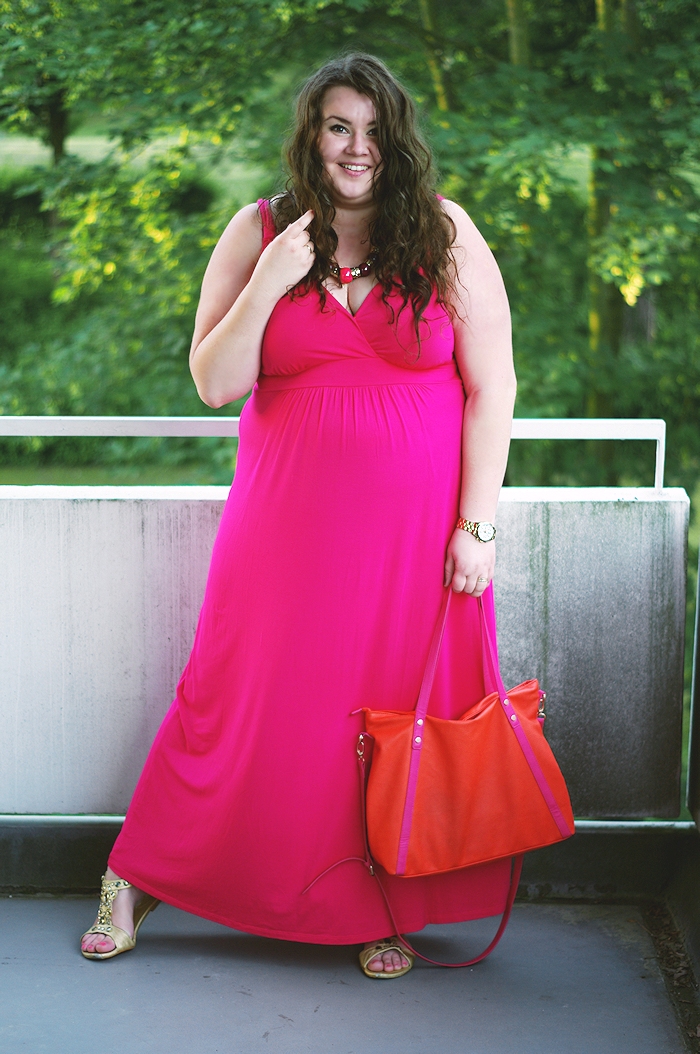 Große Größen Plus Size Fashion Blog pink asos curve dress