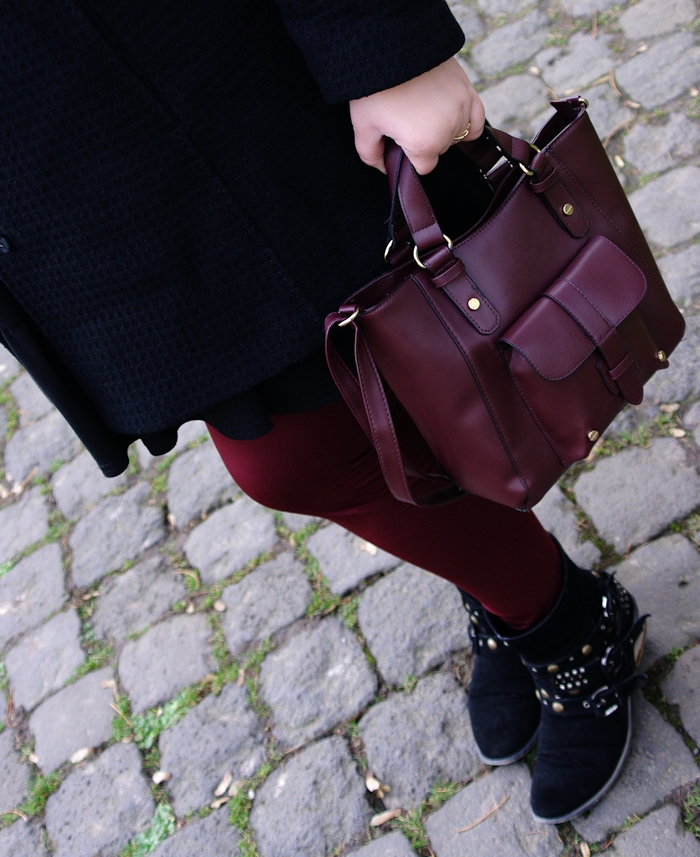 Große Größen Plus Size Fashion Blog burgundy maroon Bordeaux leggings curvy bib bag