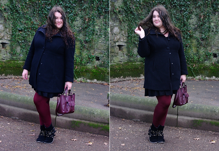Große Größen Plus Size Fashion Blog burgundy maroon Bordeaux leggings curvy bib bag