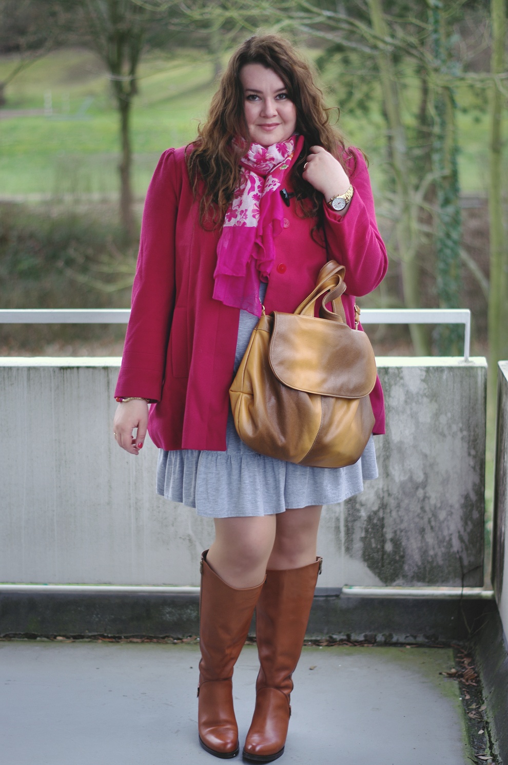 GroÃŸe GrÃ¶ÃŸen Plus Size Fashion Blog F&F pink duffle coat grey dress jilsen boots